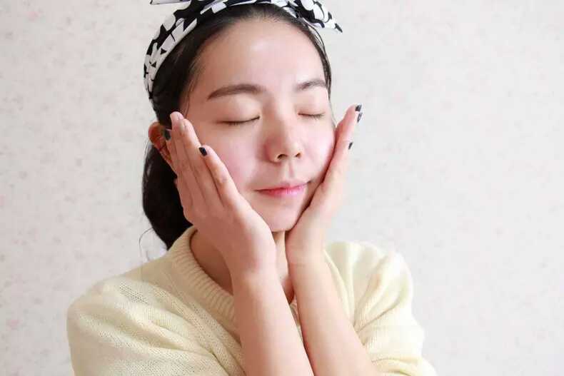 食疗护肤让肌肤细腻嫩滑,怎么护肤才能把脸变得软嫩