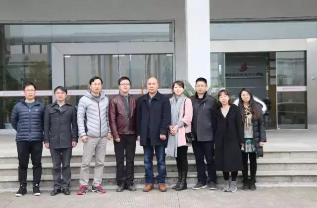 以服务人才为目的,以服务企业为宗旨