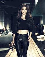 每日十笑图：一股妖风掀起了我的莲花裙