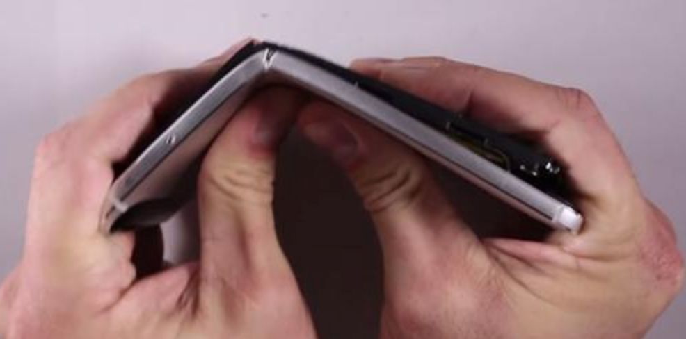 为什么不能咬电池,咬电池真的会有电吗