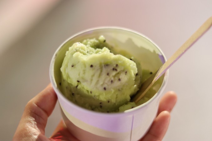 关上灯才意识到是黑夜,关上灯才知道它的魔力