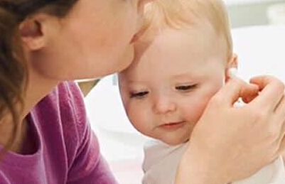 耳朵进水用棉签弄过有血丝,防止宝宝耳朵进水小妙招