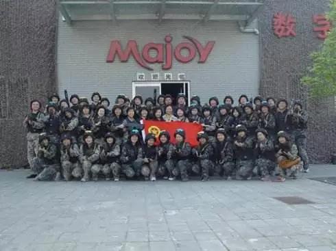 我见过的茅侃侃：被成名绑架，玩世不恭却成了自杀的注解