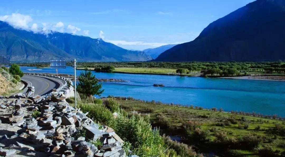 拉林高速最美段,公路的颜值