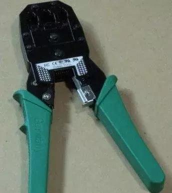 网线水晶插头的制作视频,墙壁网线插座另一头水晶头怎么接