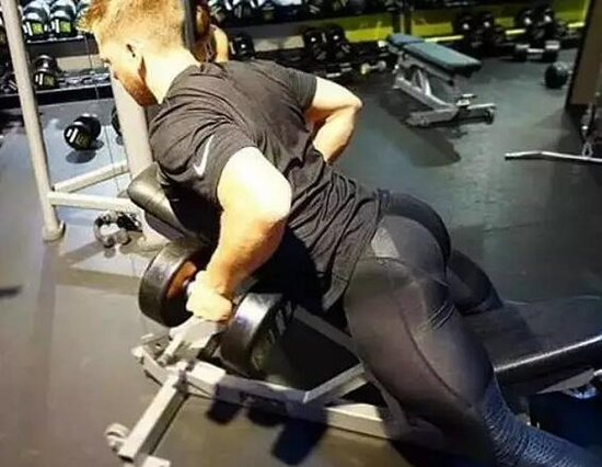 男生屁股翘是种什么体验,男生屁股太翘如何快速矫正