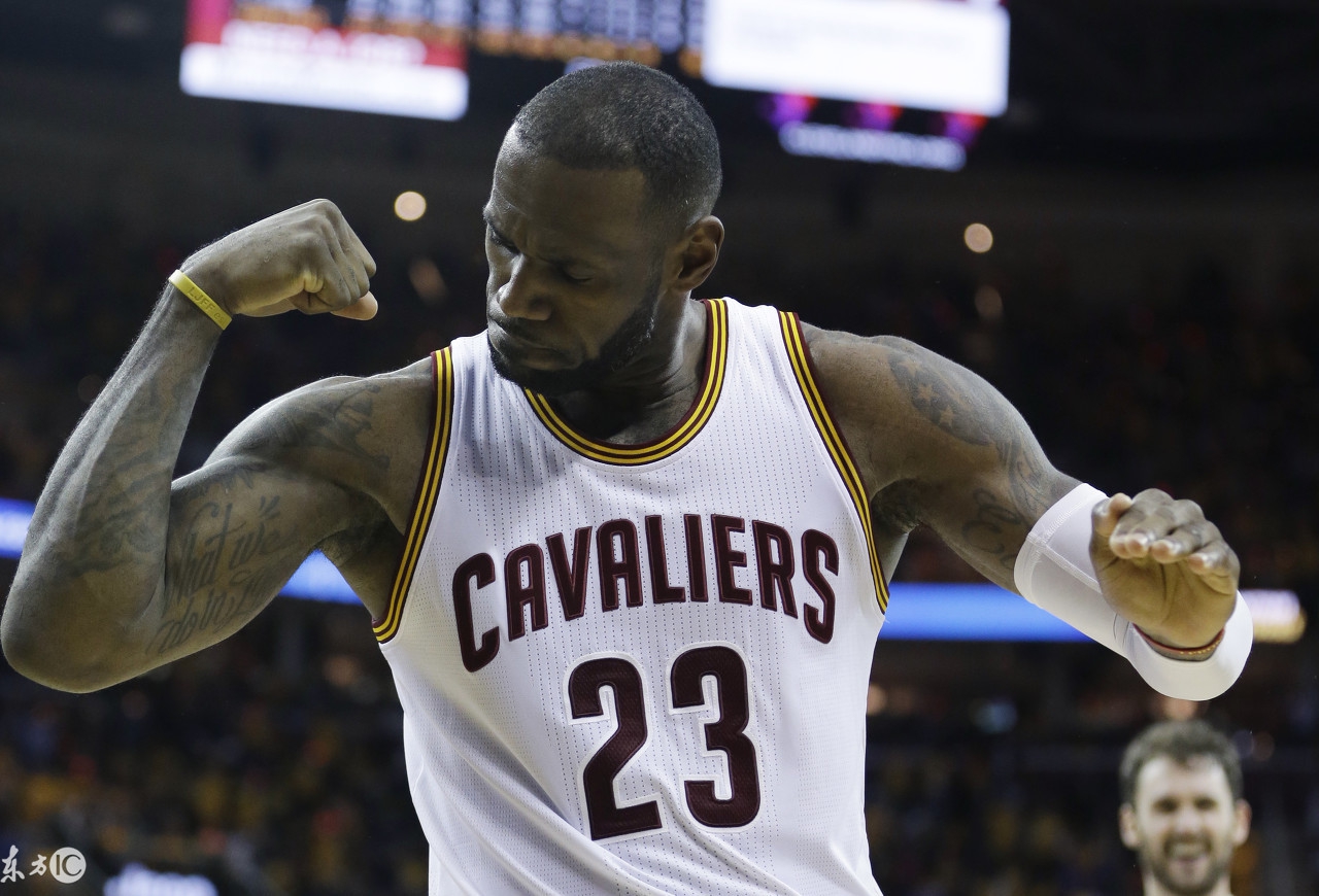 打完篮球腰痛过一天就好了,打完篮球腰痛