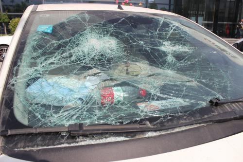 精神病患者见义勇为,残疾人见义勇为救下轻生女