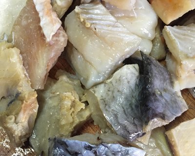 咸鱼蒸五花肉怎么做,腊鱼块烧五花肉