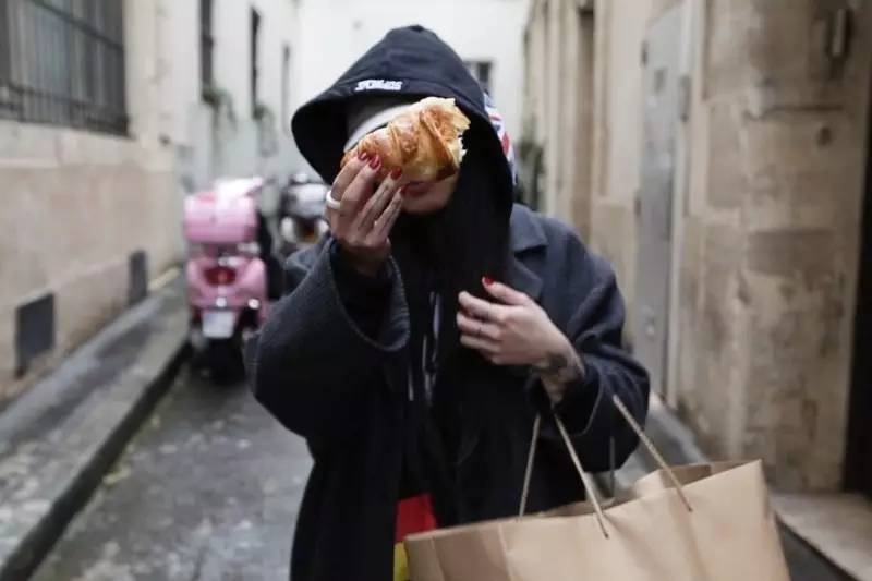 权志龙巴黎陈冠希,权志龙与朋友私下聚餐