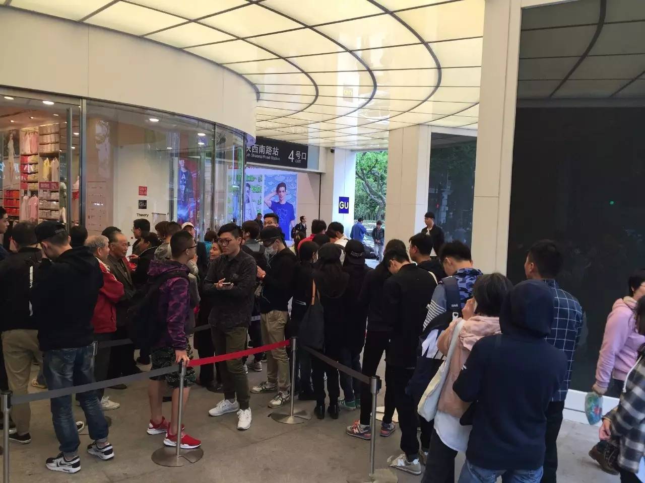 鎴戜滑鐪间腑鐨勪紭琛e簱,璁╂棩鏈湅鍙嬩唬璐紭琛e簱