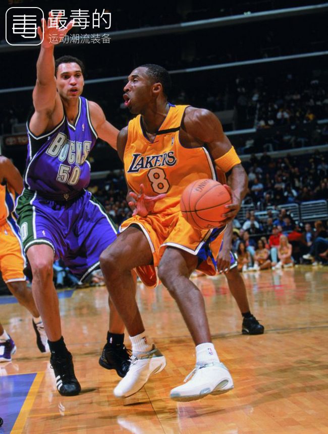 科比生涯球衣回顾,科比生涯最后一战球鞋