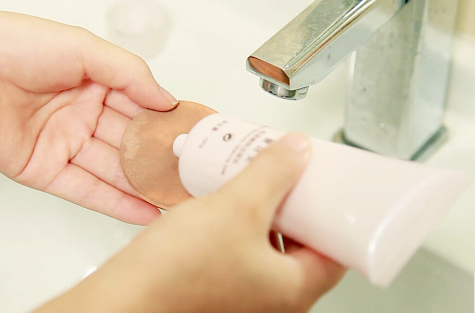 粉饼的海绵可以洗吗,粉饼里面的海绵怎么用