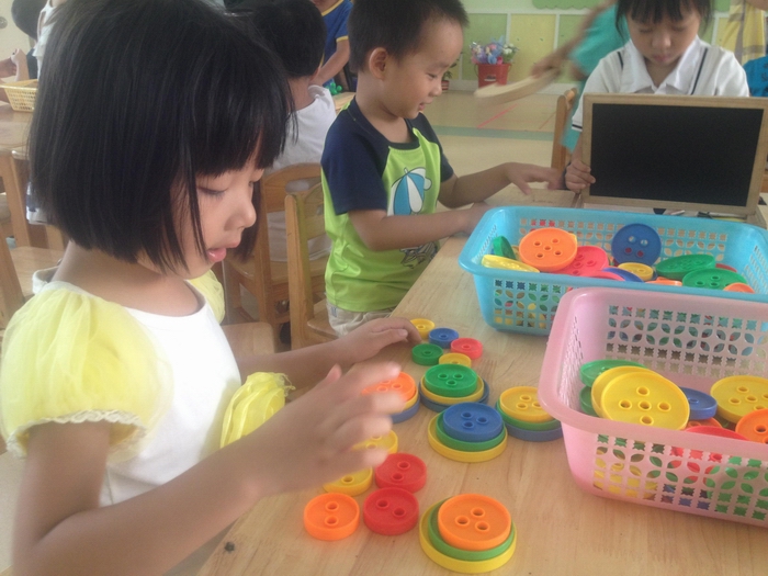 优秀的幼儿园老师事迹,优秀的幼儿园老师