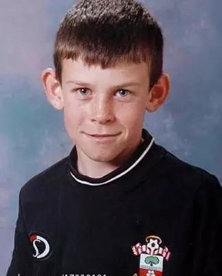 足坛巨星照片,足坛帅哥年轻的容颜