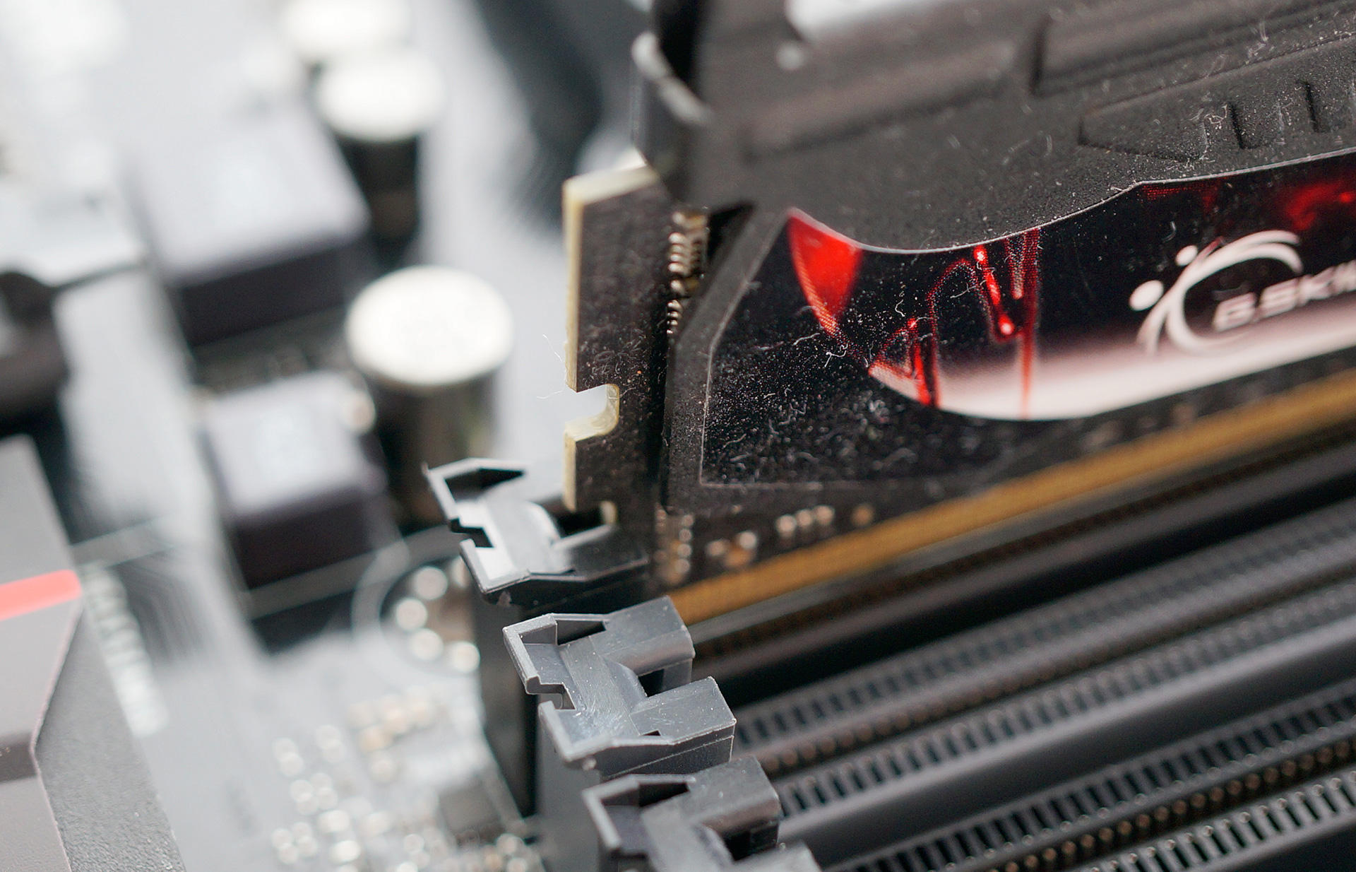 华硕rog8游戏测评,最便宜的华硕rog纯血主板测评