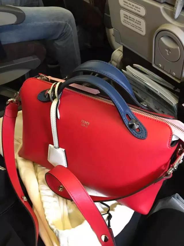 大牌包包有哪些实用耐背的,撞包的原因