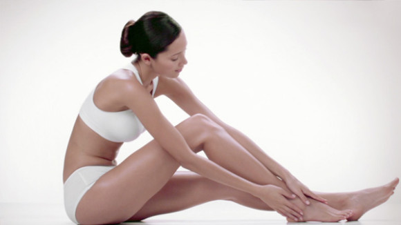 如何摆脱鸡皮肤让肌肤顺滑娇嫩,夏天鸡皮肤怎么去除最有效