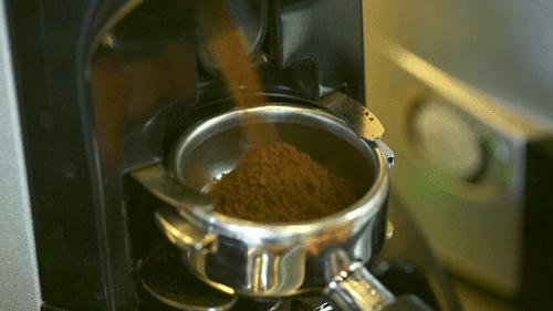 黄小厨说：一杯好咖啡既需要套路又需要真诚～