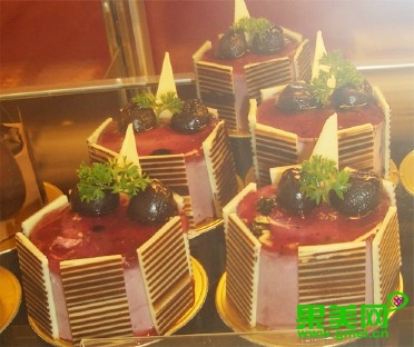 舌尖上的*疆新**:美丽黑色系——黑加仑葡萄你一定不知道这些