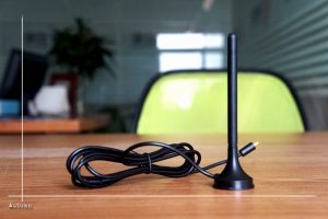 插进手机，收看电视！爱华ITV720DTMB高清电视棒试玩