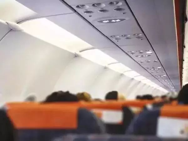 鄂尔多斯机场乘飞机需要什么手续,机场国际安检流程