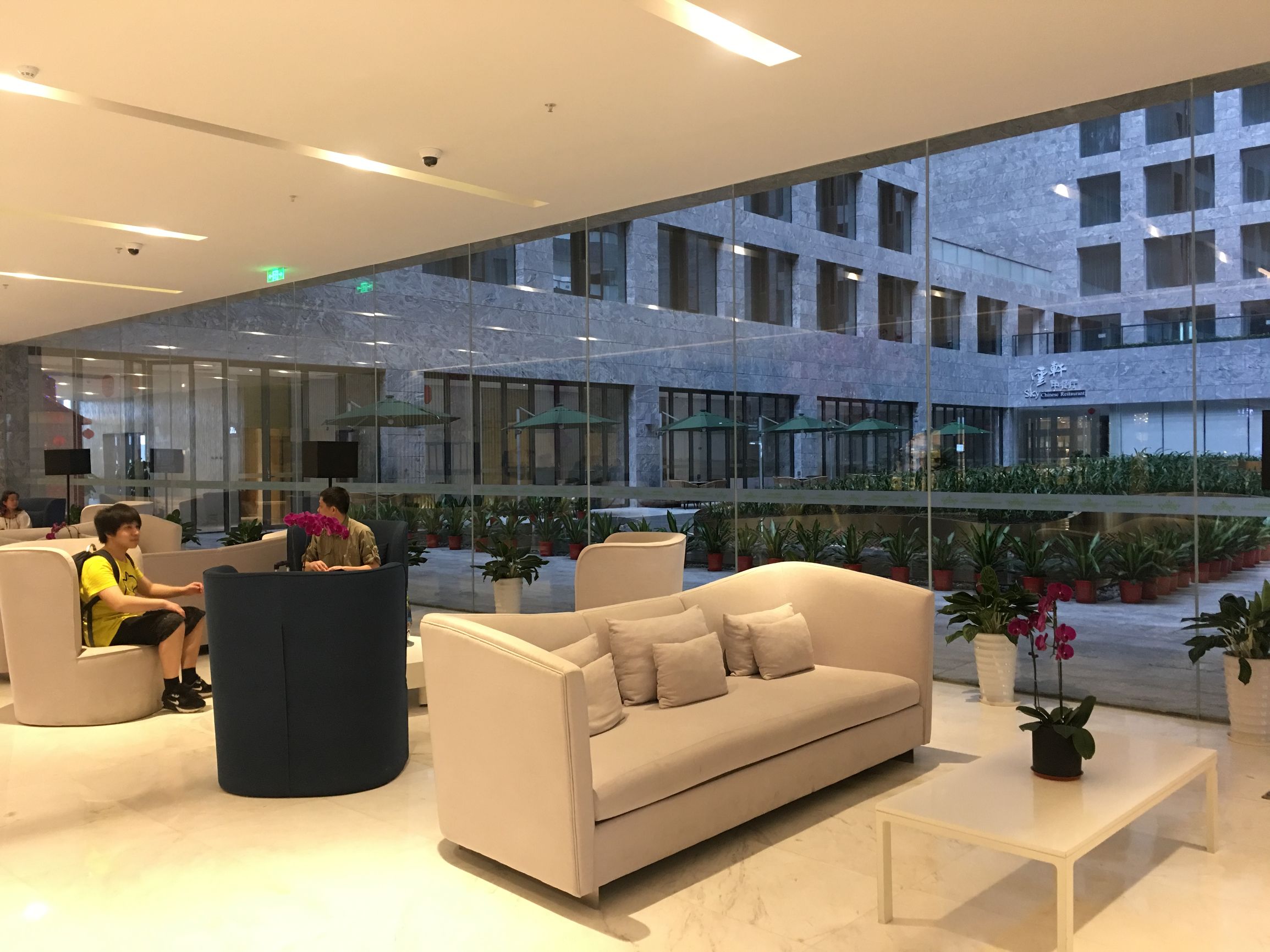 三亚凤凰机场去市区推荐酒店,三亚凤凰机场附近快捷酒店