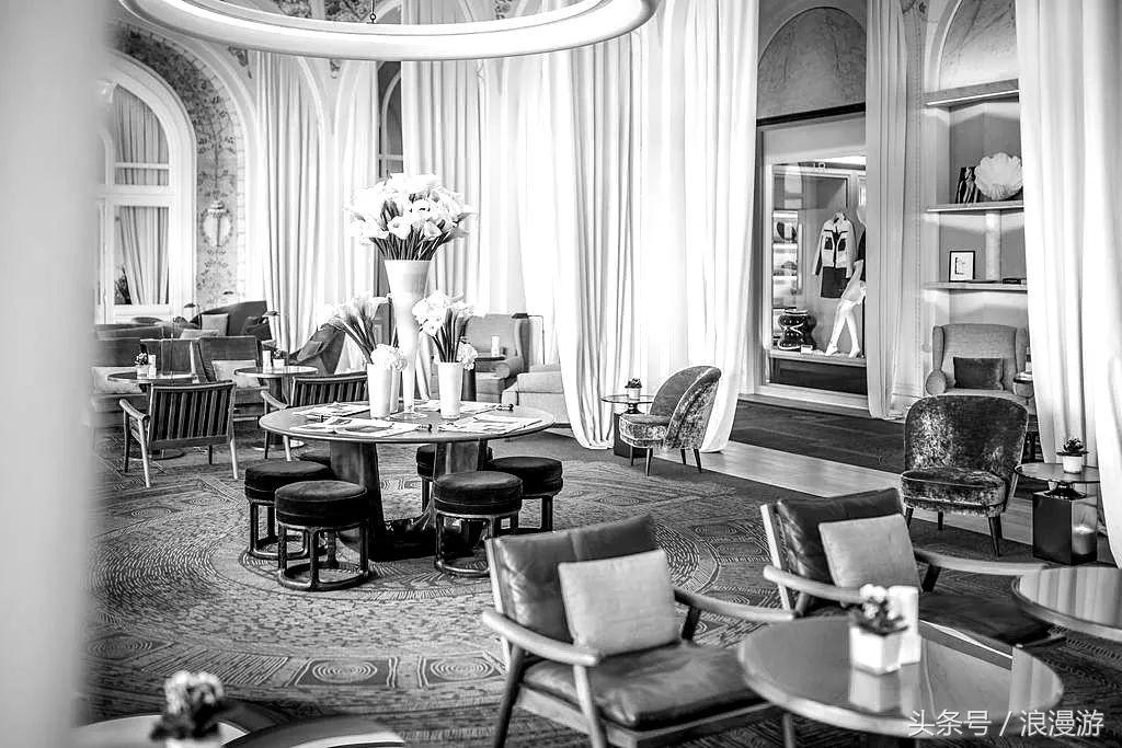 下雪天，在法国依云小镇的户外温泉泡汤，泡的全是依云水