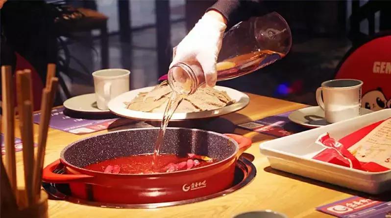 创业者如何经营一家餐饮加盟店,连开200家加盟店