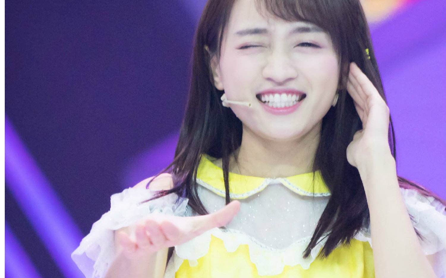 游戏废柴,用自己照片当屏保,可黄婷婷这个自恋girl只给*服私**6分