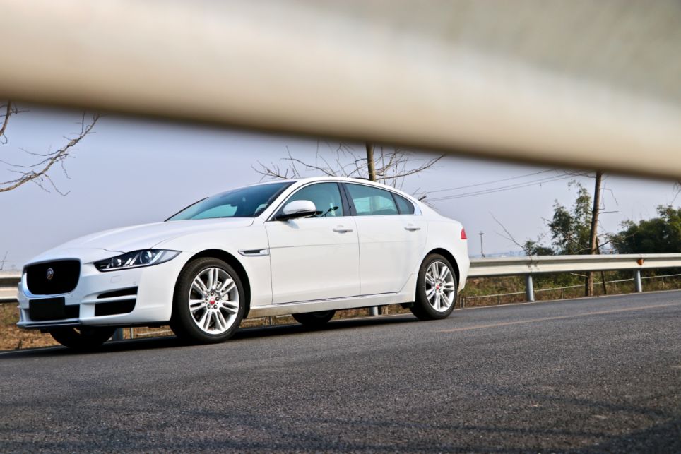 第一视角试驾新款捷豹xel,捷豹xel试驾第一视角低配版