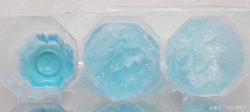 汽车玻璃水冻住了可以加盐吗,汽车玻璃水喷完了还会冻住吗