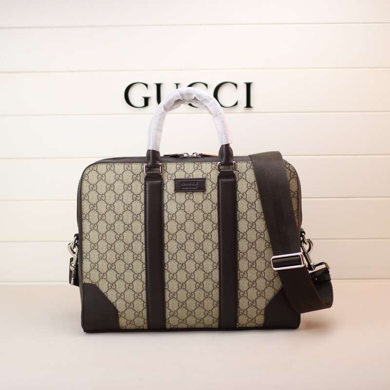 Gucci新款男士手提公文包——刺绣哒！