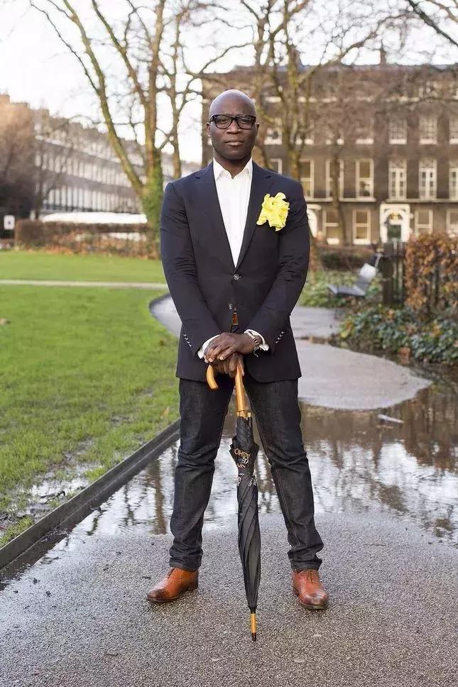 雨天皮鞋湿了怎么补救,皮鞋雨天进雨水后该怎么处理