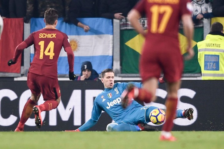 布冯尤文单场10次扑救,40岁布冯退役解说