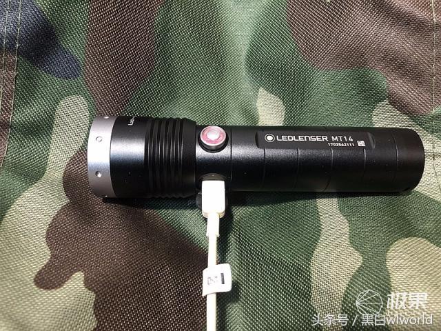 强光家用手电筒远射超亮,照明超远强光手电