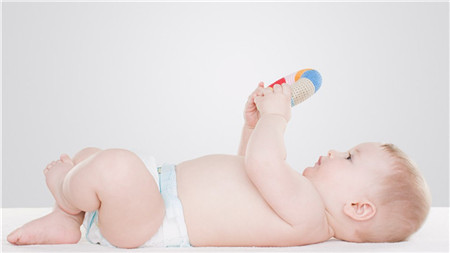 怎样练习婴儿的触觉发育,怎么促进宝宝的触觉