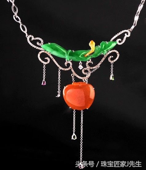 本命年戴蓝宝石还是红宝石,本命年适合戴什么宝石或水晶