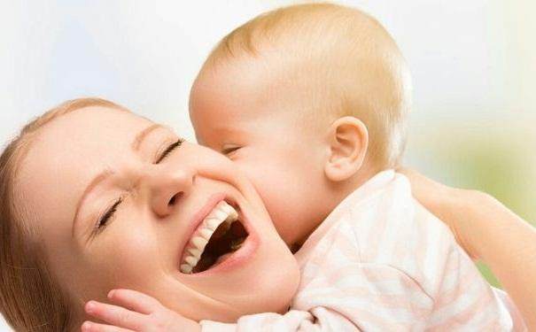 新生儿眼屎多又黄又浓稠怎么解决,新生儿眼屎多又黄怎么处理