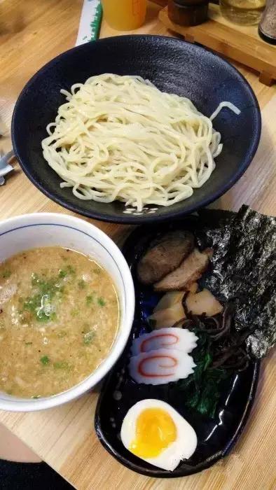 大连这些高逼格美食1张毛爷爷就搞定，约会的首选！