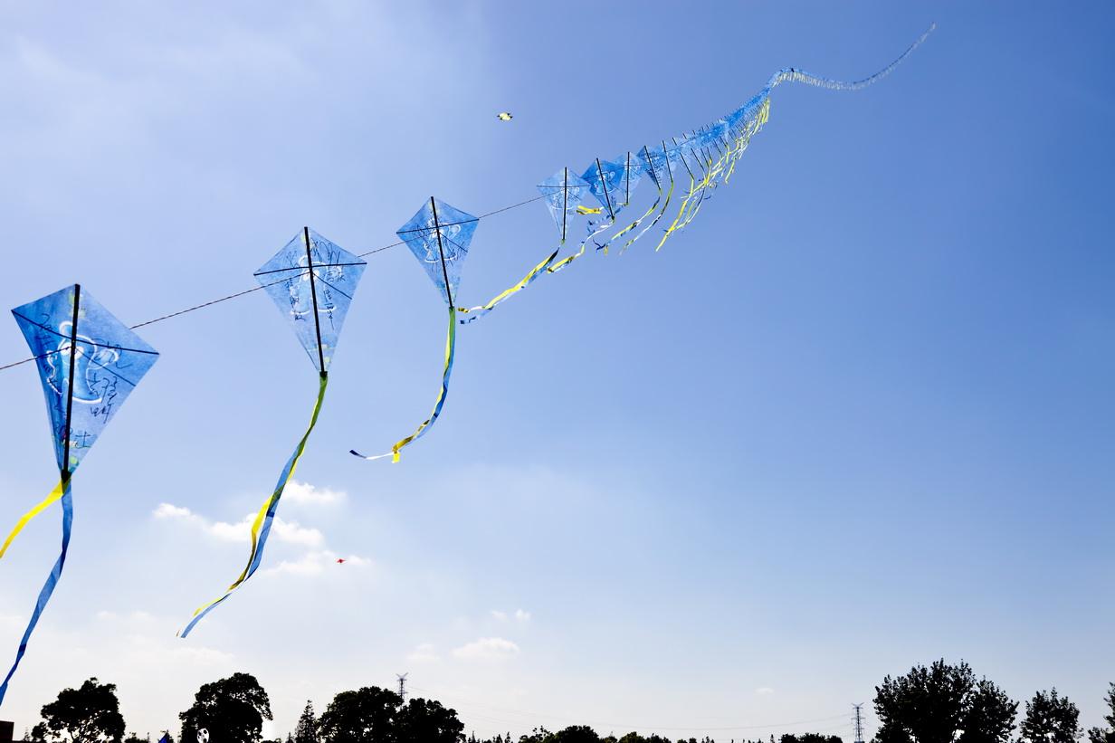 以风筝为题的片段,以风筝为主题写一首小诗