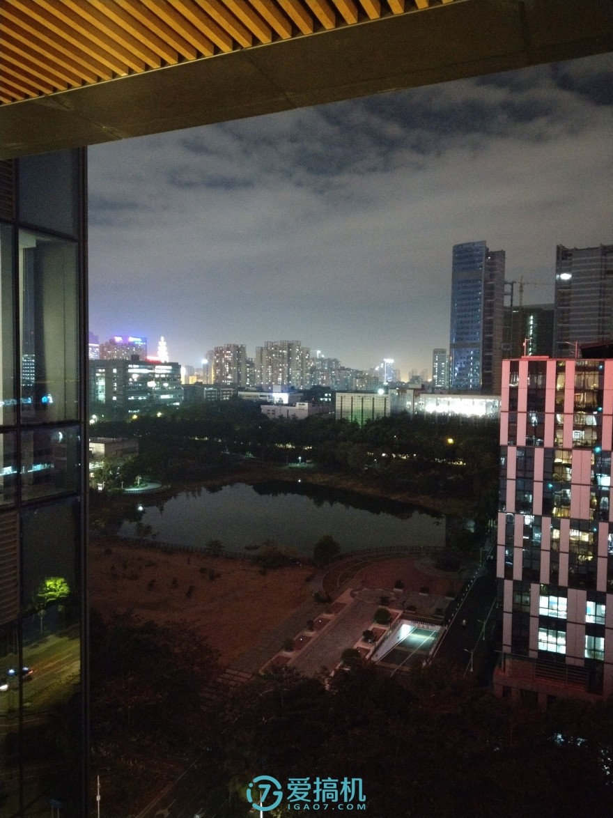 htcu11和u11+选哪个,htcu11+和u12+屏幕哪个好