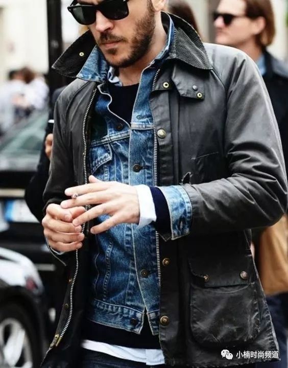 外搭背心应该怎么穿搭,牛仔背心应该怎么搭