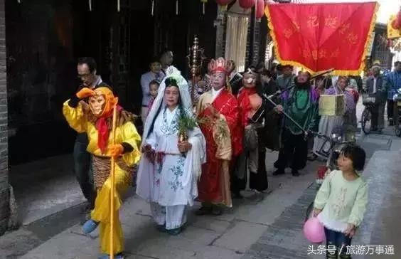 来新市古镇感受浓浓的年味,新春走基层古镇寻风情年味扑面来