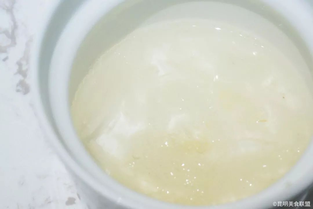 在我家昆明楼下吃碗星空燕窝，10分钟被搭讪了30次！