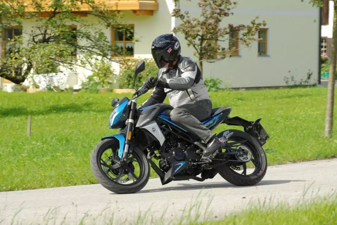 中国国宾车队最震撼的视频,中国国宾车车队