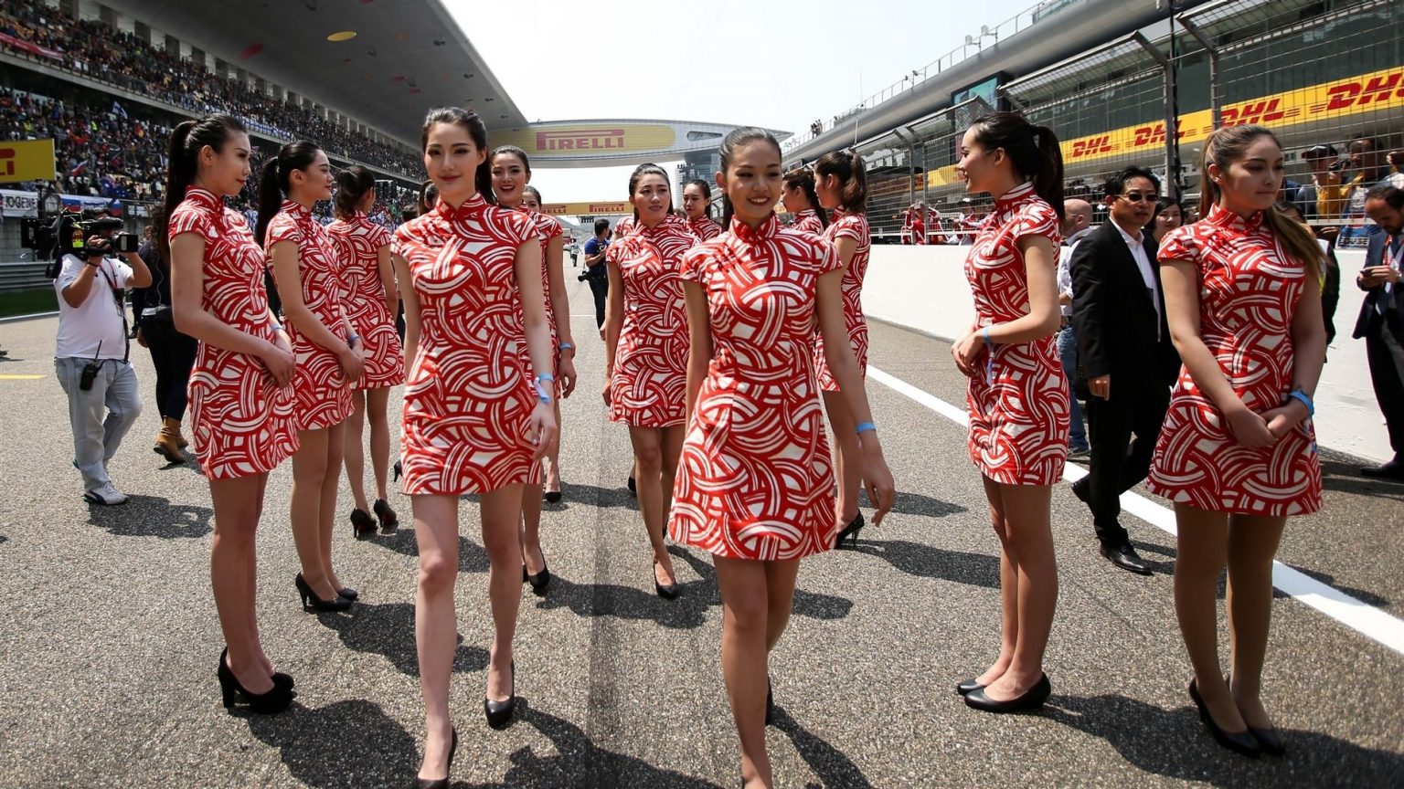 f1为什么取消赛车女郎,f1赛车比赛赛车女郎