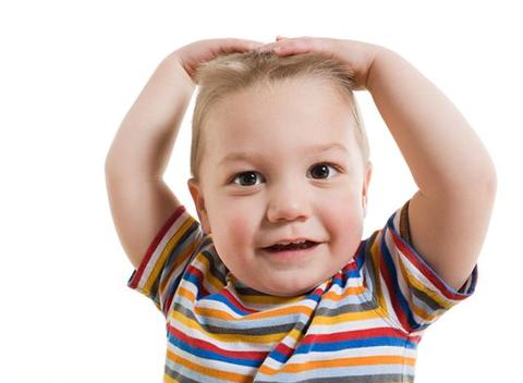 新生儿头顶囟门不能碰,宝宝的囟门是不是绝对的不能碰