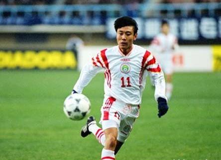 曾经的足坛第一前锋“浪子”曾骗情那英，吸毒打架