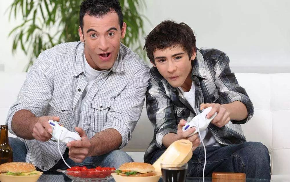 没有游戏机玩的手机游戏,没有游戏的游戏机